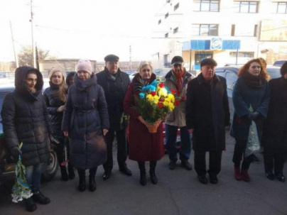 В Дружковке в честь Дня Достоинства возложили цветы к памятнику воинам АТО