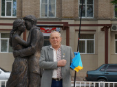 Анатолий Водолазский вновь вышел на центральную улицу Дружковки с украинским флагом