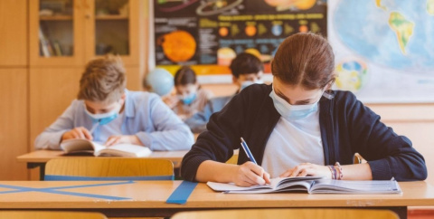 Школьники Дружковки выходят на учебу Школьники Дружковки выходят на учебу