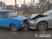На Донетчине Lexus врезался в ВАЗ: есть пострадавшие