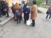 В Дружковке продолжается выдача гуманитарной помощи