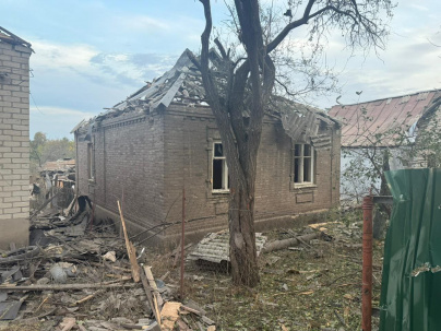 За добу у Дружківці пошкоджено близько 30 будинків, знищено автомобілі, постраждав заклад освіти