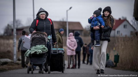 Беженцы могут получать соцвыплаты из Украины в любой стране