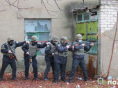 Полиция провела учения по задержанию вооруженных преступников в Дружковке