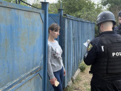 Рятувальники та поліція переконують родини з дітьми евакуюватися