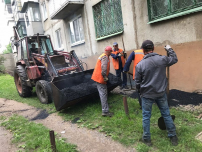 Ремонт придомовых территорий: где отремонтируют асфальт в Дружковке?