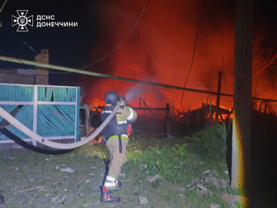 Олексієво-Дружківка під вогнем: поранені цивільні, зруйновані будинки, рятувальники під обстрілом Олексієво-Дружківка під вогнем: поранені цивільні, зруйновані будинки, рятувальники під обстрілом