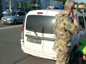 В ОРДО военный автомобиль сбил двух девушек — соцсети