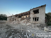На Донеччині під ударами ворога опинилися школа, пункт видачі гумдопомоги та мирні оселі