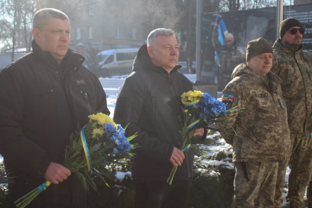 У Дружківці в День Державного герба вшанували пам'ять загиблих Захисників України