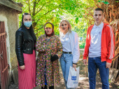 Благотворители поздравили бабушек и дедушек Гродовской громады