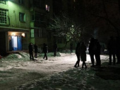 В квартире многоэтажного дома в Мариуполе прогремел взрвыв. Есть убитые (18+)