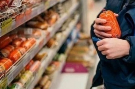 Дружковчанку за кражу продуктов из супермаркета приговорили к общественным работам