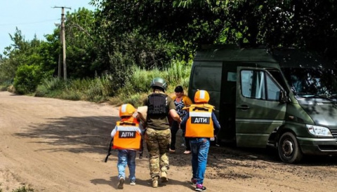 З Дружківської громади посилили примусову евакуацію родин з дітьми З Дружківської громади посилили примусову евакуацію родин з дітьми