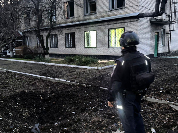 У Дружківці ворожий FPV-дрон пошкодив адмінбудівлю