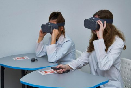 Медицина будущего уже в Украине: Борис Колесников подарил ВУЗу аудиторию виртуальной реальности