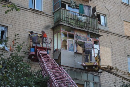 У Дружківці ліквідовують наслідки обстрілу