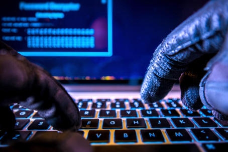 DDoS-атака на ПриватБанк и Ощадбанк: работа возобновлена