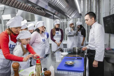В Школе поварского искусства дает мастер-классы шеф-повар Александр Роскин