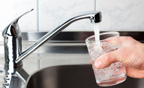 Компания «Вода Донбасса» выясняет причины появления зловонного запаха воды в Дружковке Компания «Вода Донбасса» выясняет причины появления зловонного запаха воды в Дружковке