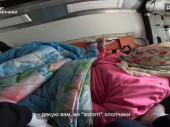 Зі Святогірська та Дружківки вивезли десятки людей через загрозу обстрілів