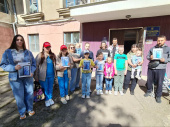 Діти Дружківки напередодні Великодня отримали планшети для благодійників