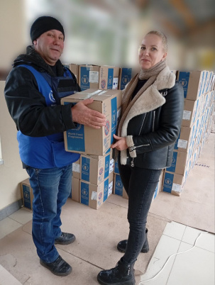 Мешканці Дружківки отримали продуктові набори від волонтерів “Янголів спасіння”