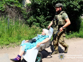 Заблоковані у зруйнованих оселях: як «Білі Янголи» рятували літніх жителів Дружківки