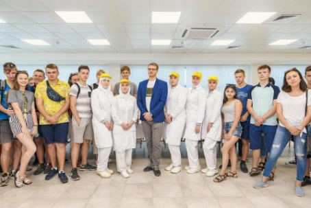 Студенты аграрного техникума ЛНАУ увидели лучшие предприятия Донецкой области