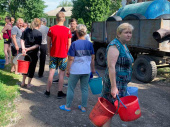 В подвозе воды населению Дружковки помогают предприятия города 