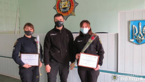 Полицейским Дружковки вручили сертификаты участников программы психологической поддержки