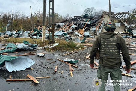 В Олексієво-Дружківці зруйнований будинок і гараж В Олексієво-Дружківці зруйнований будинок і гараж