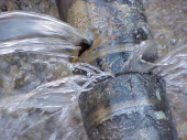 Читательское видео об утечке воды
