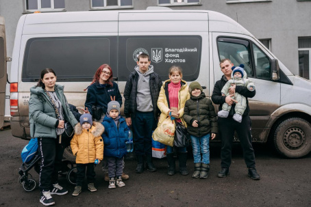 Благодійники вивезли з Дружківки ще шість людей