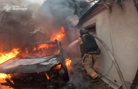 У Дружківці внаслідок обстрілу загорівся автомобіль