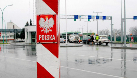 Польша открывает пункты приема беженцев на границе с Украиной