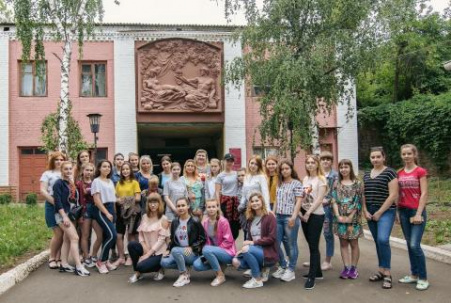 Студенты Константиновского медколледжа стали гостями трех предприятий Донбасса